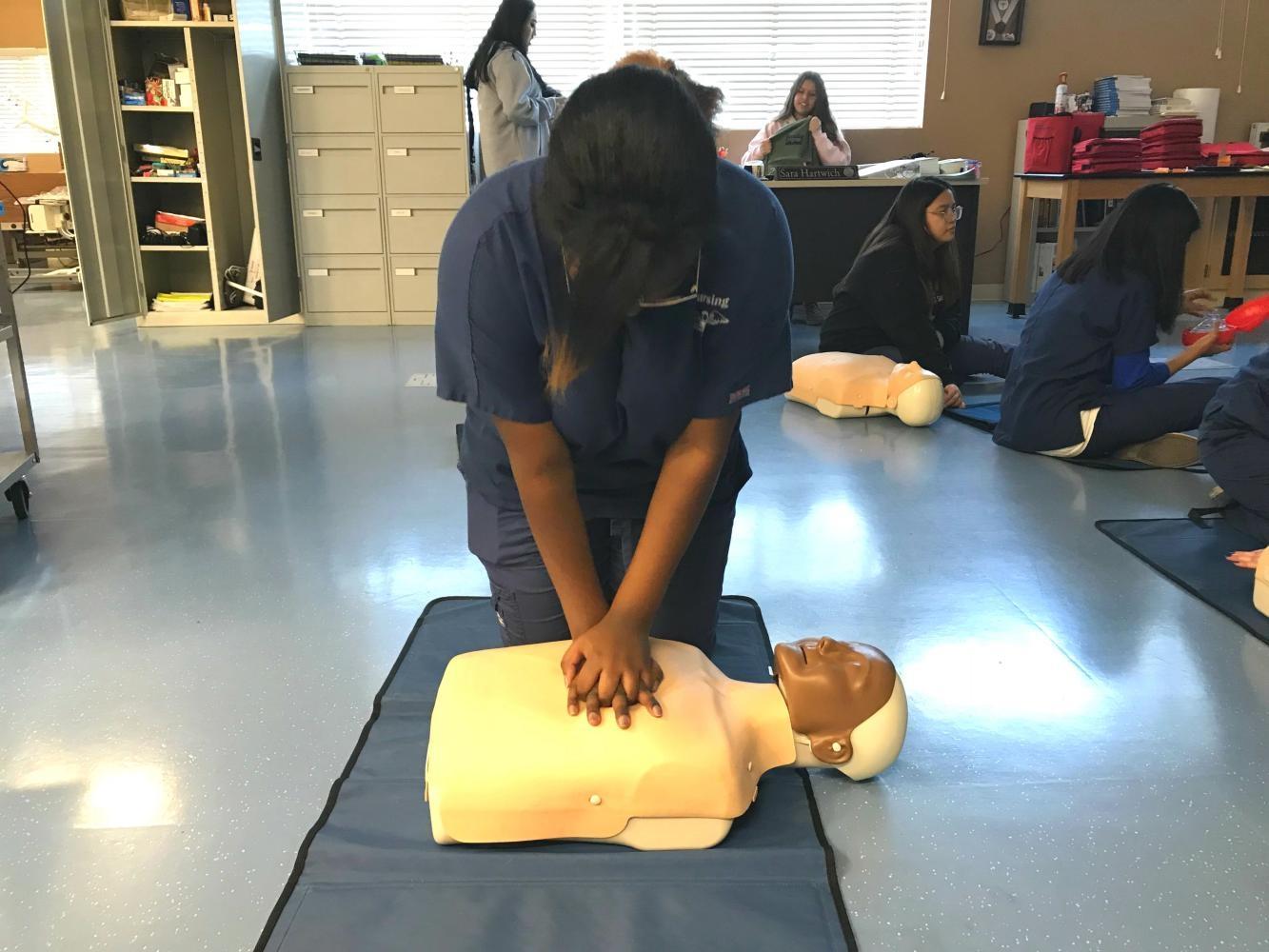 Nursing students start CPR certification