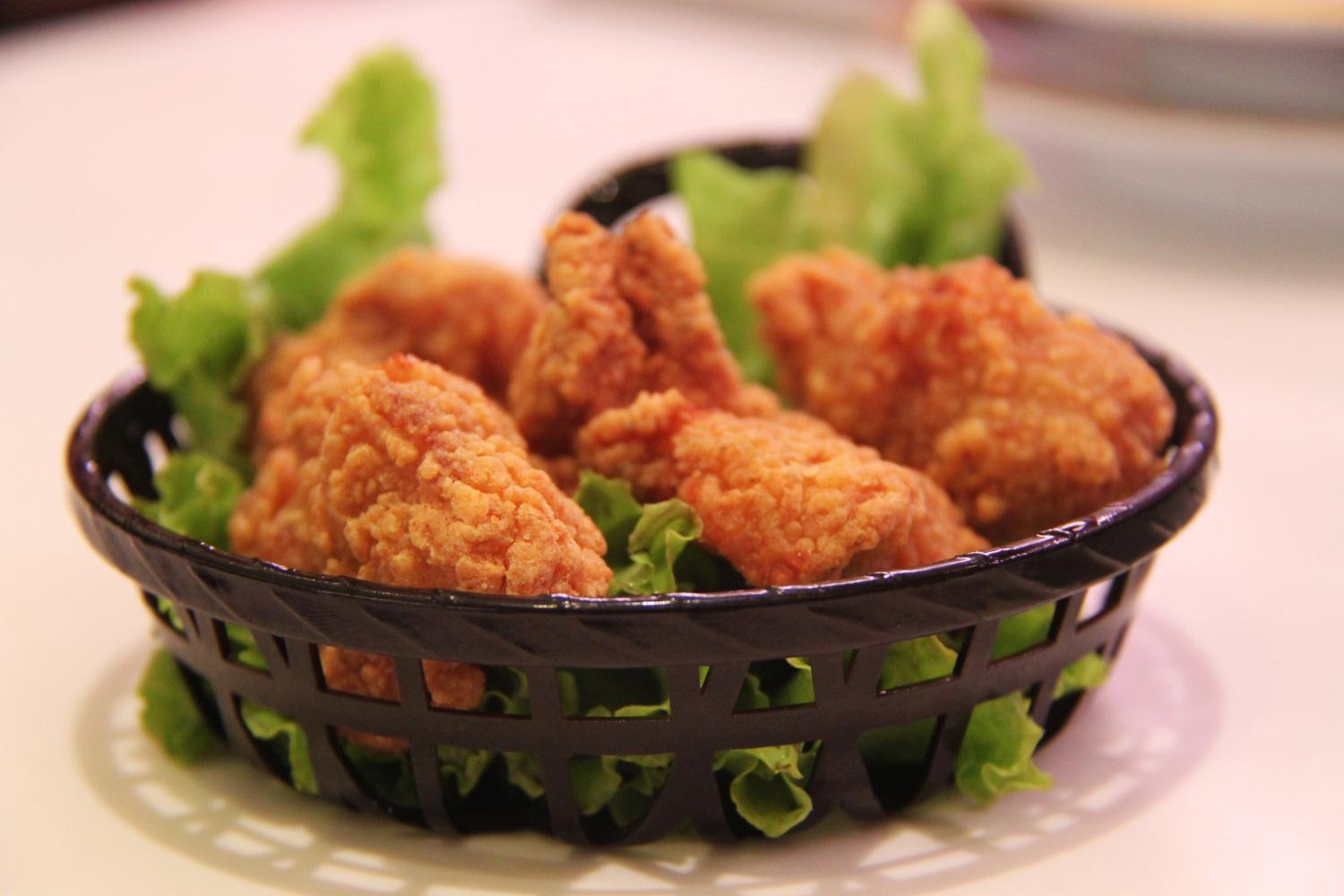 VIDEO: Yearbook staff celebrates sales with Hot Ones Challenge