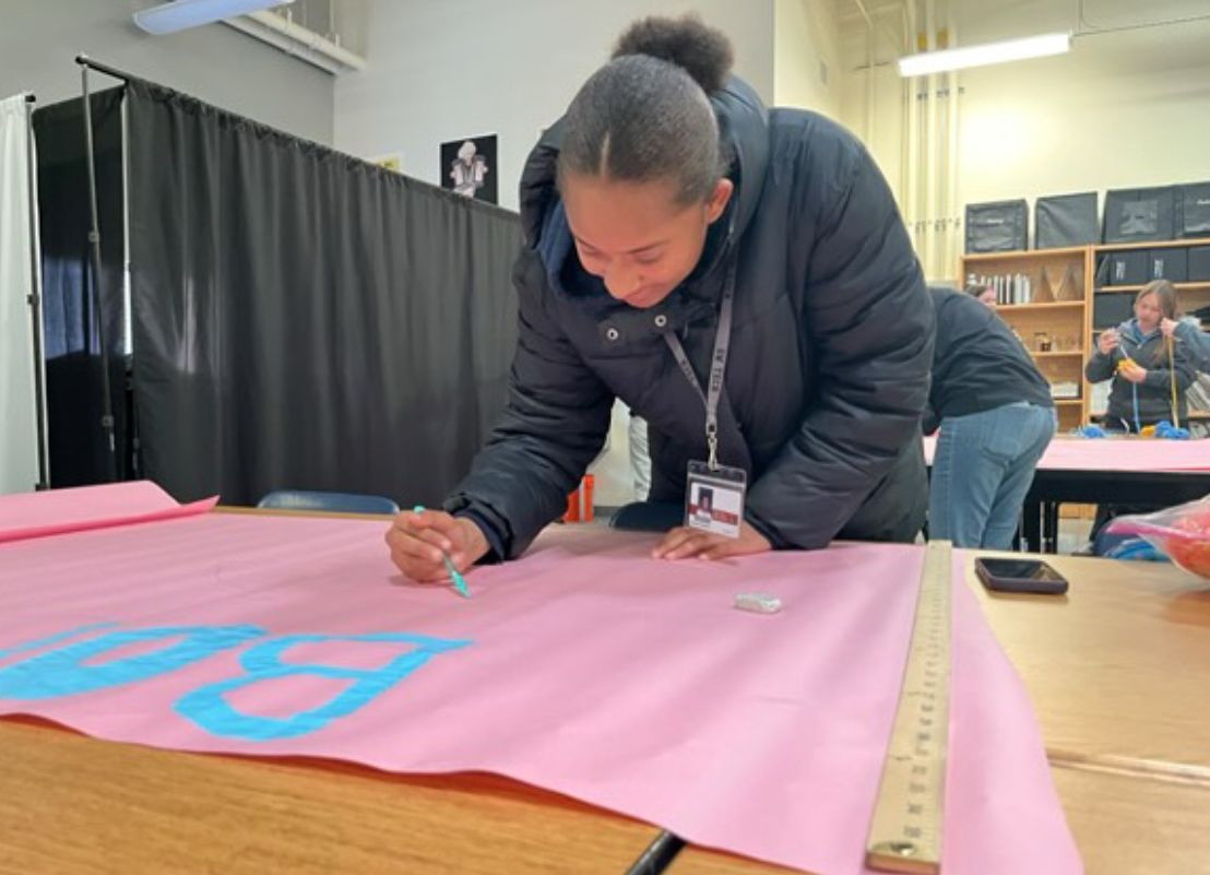 To prepare for the Winterfest, the Student Council decorates posters for the different booths they will have. The event will take place on Jan. 24 for all students. “I love Winterfest,” Student Council member Selinalei Hamilton said. “I went last year, and it was such a fun time. I’m just excited to see everybody come together and see all the clubs, and I’m excited for the food.”