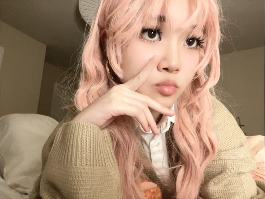 Grabbing her phone to take a photo, sophomore Vanessa Ta sits down on a bed and takes a couple photos to post on her social media. “I just really [feel] that my favorite cosplayer is everyone lowkey, because I get to see people’s creativity,” Ta said. “I get to see how skilled and talented they are.”